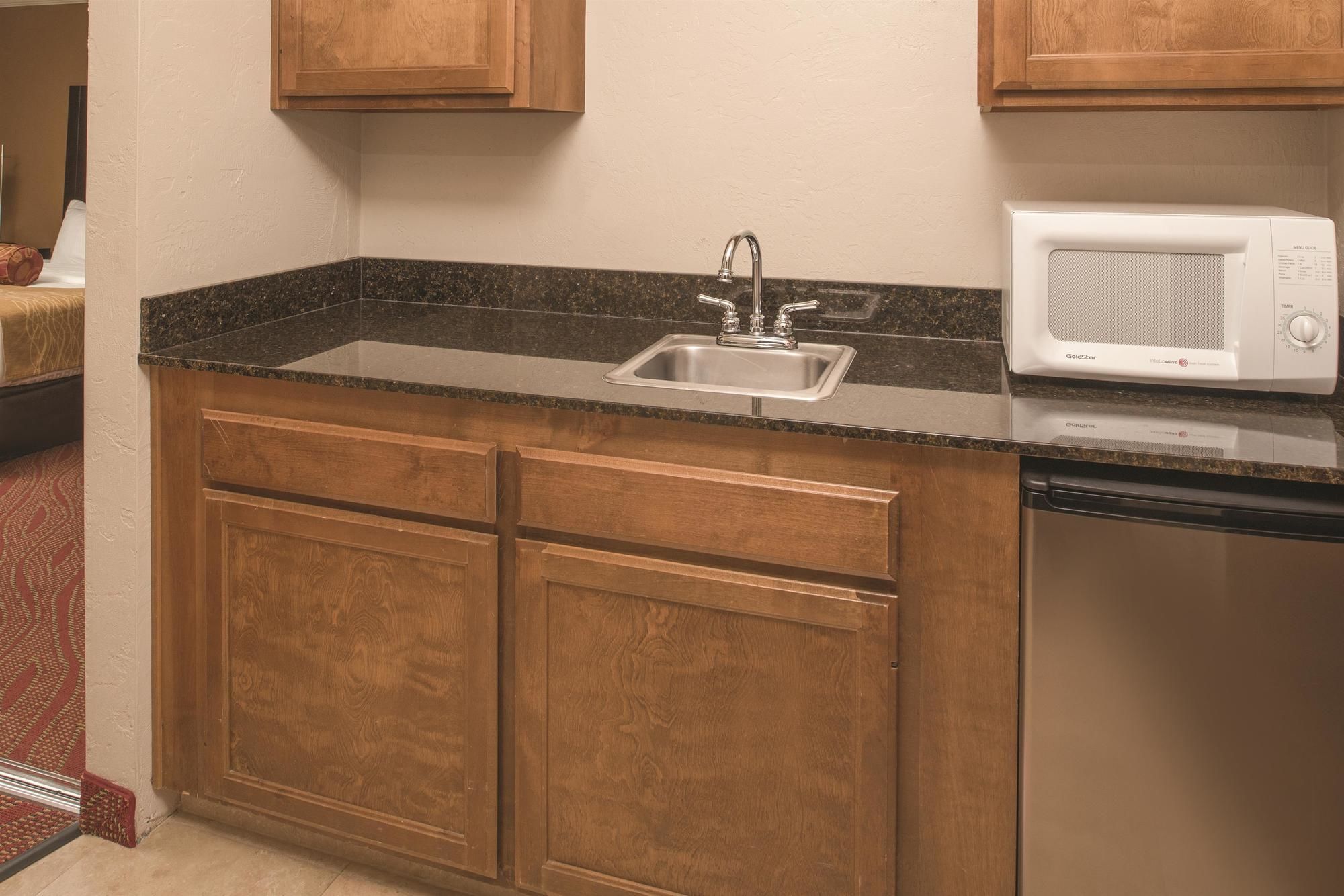 Фото Best Western Plus Parkway Inn