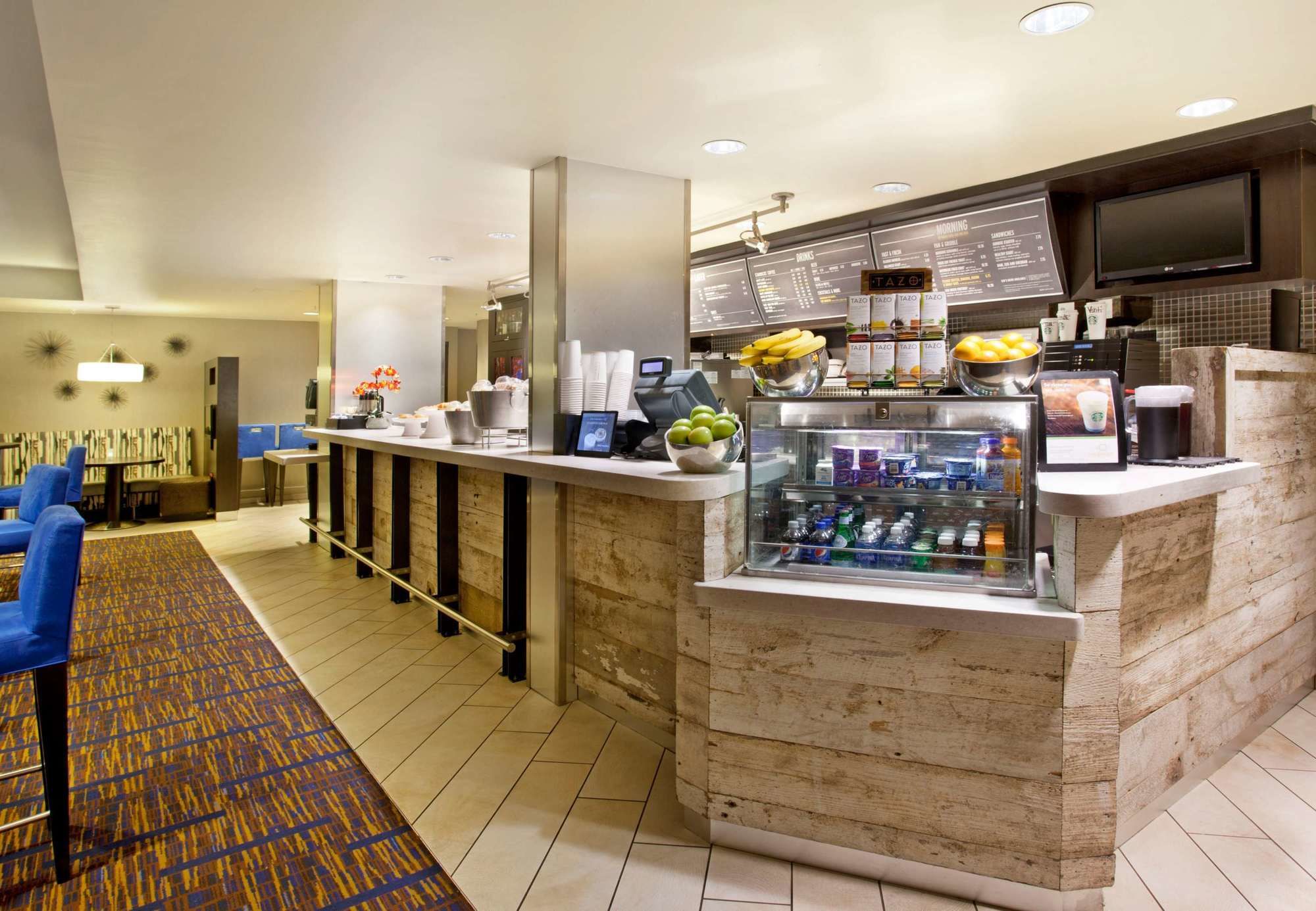 Фото Courtyard by Marriott Vanderbilt-West End