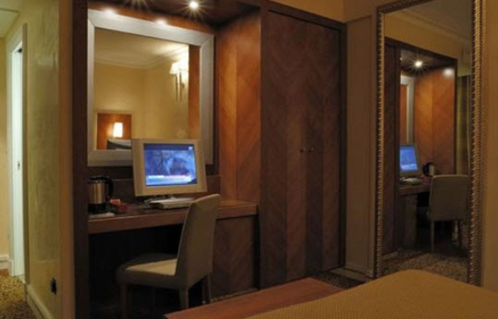 Фото Suite Opera Rooms