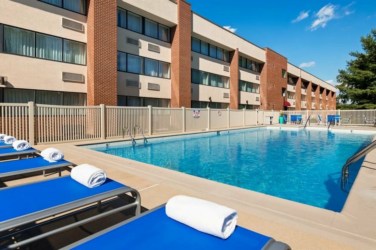 Фото Best Western Plus Reading Inn & Suites