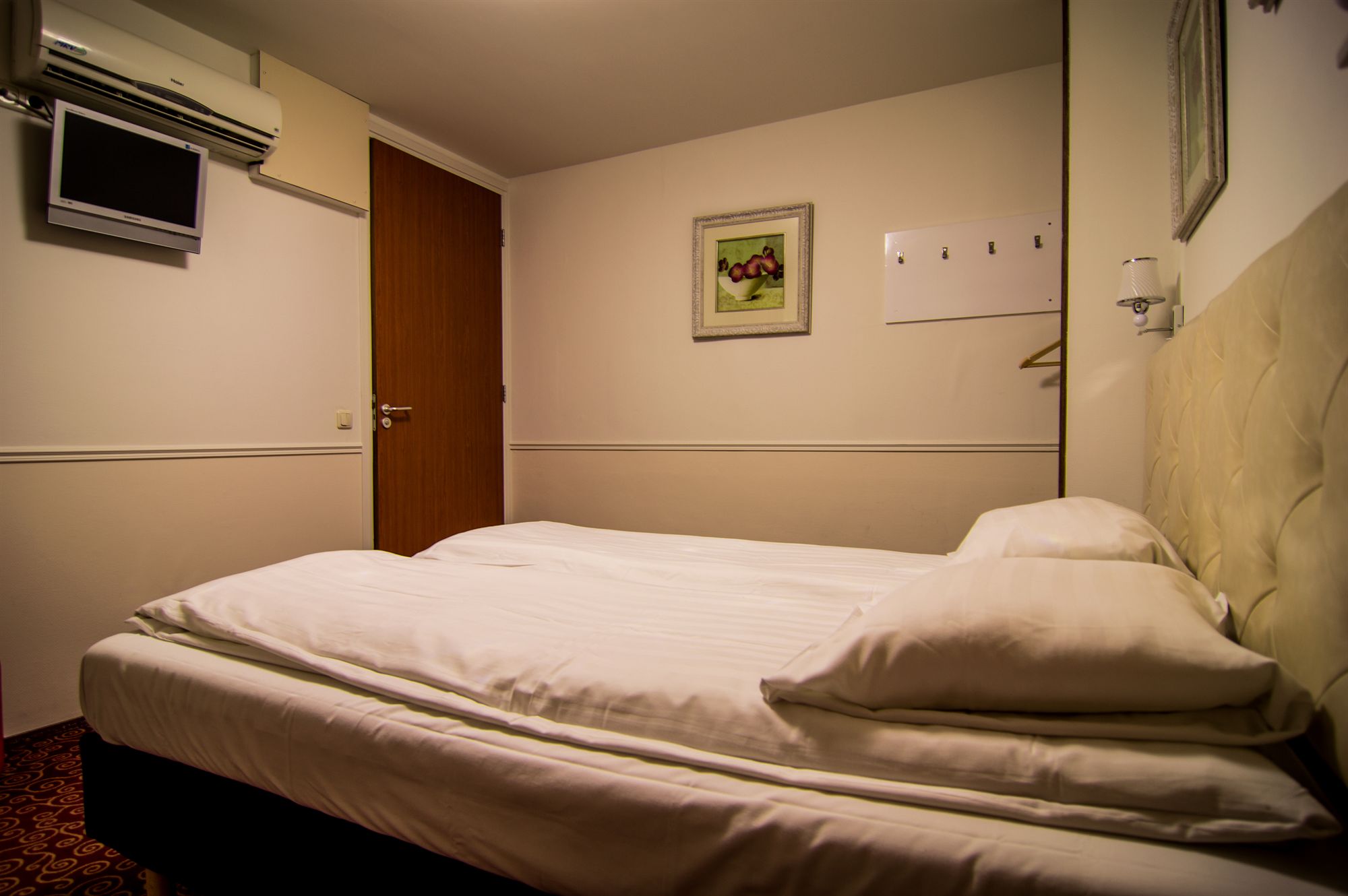 Фото Amsterdam Downtown Hotel