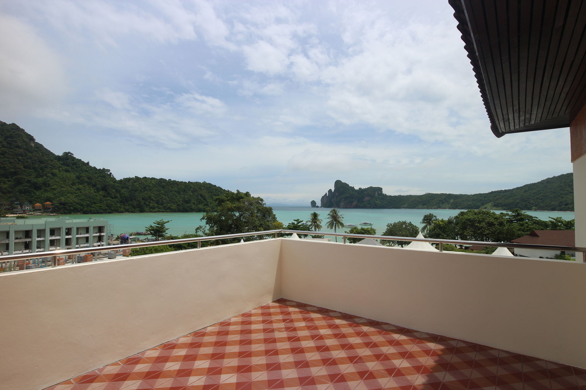 Фото Phi Phi Hotel