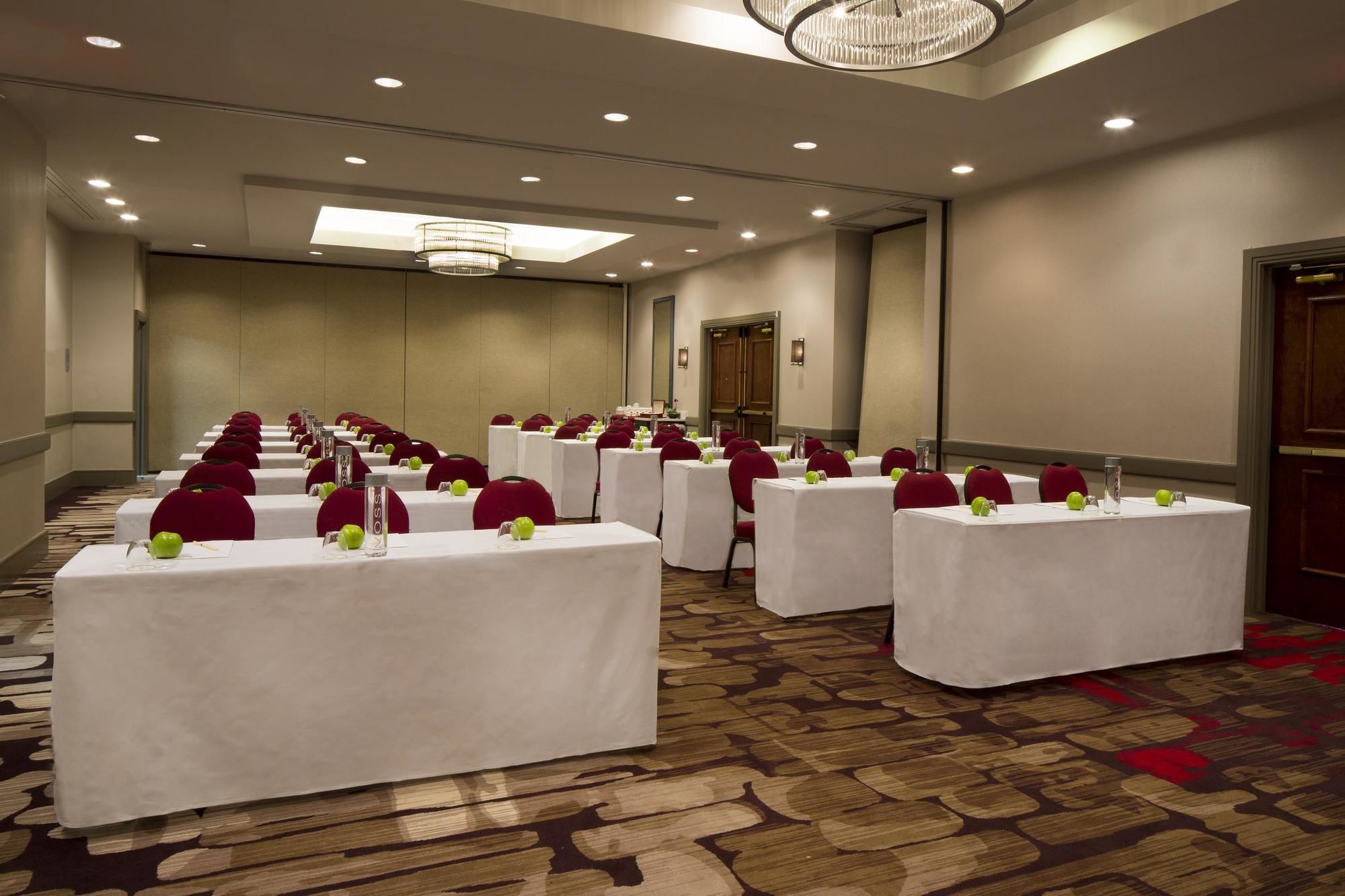 Фото DoubleTree by Hilton Hotel Largo-Washington Dc