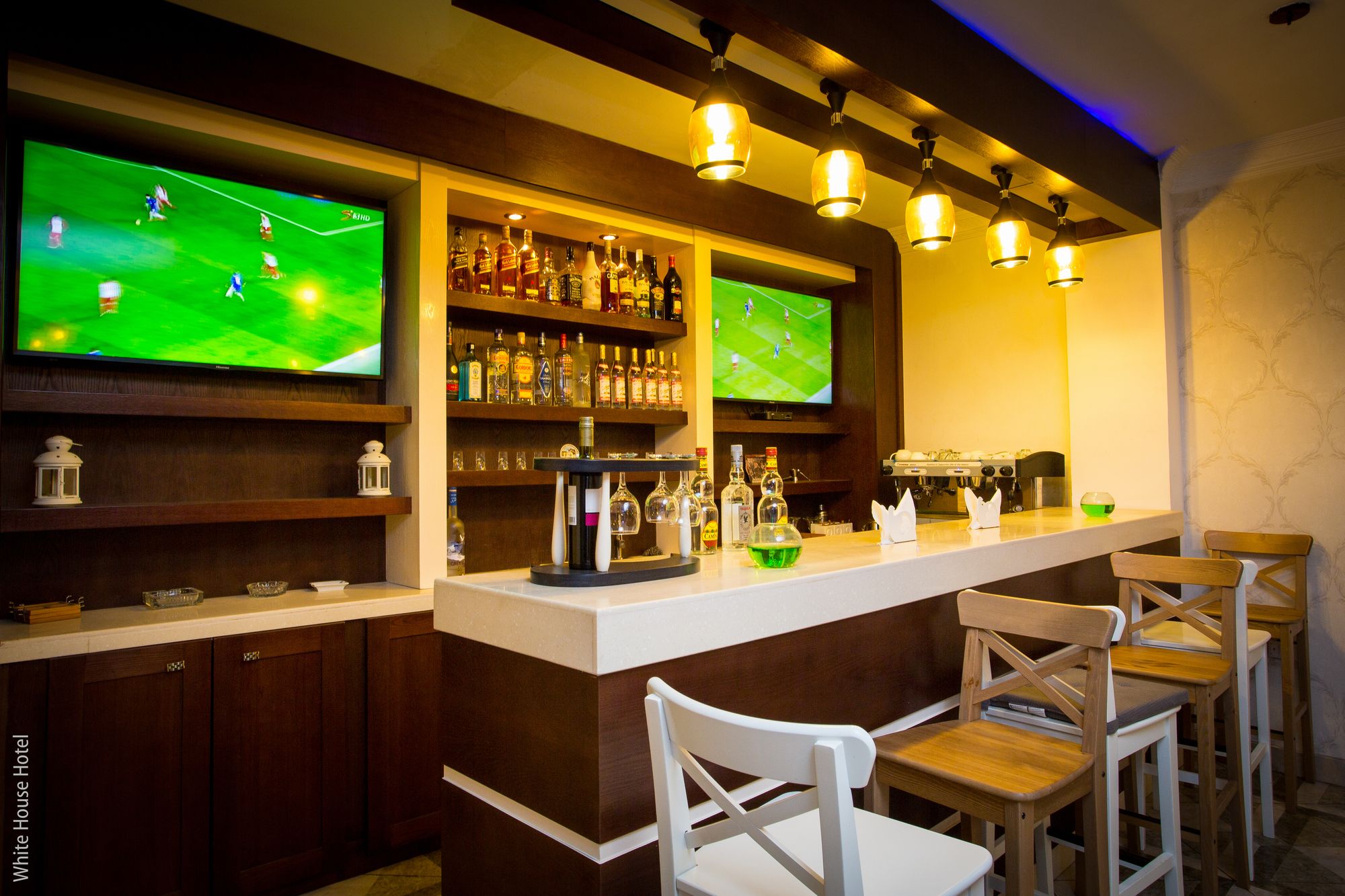 Фото White House Addis Hotel