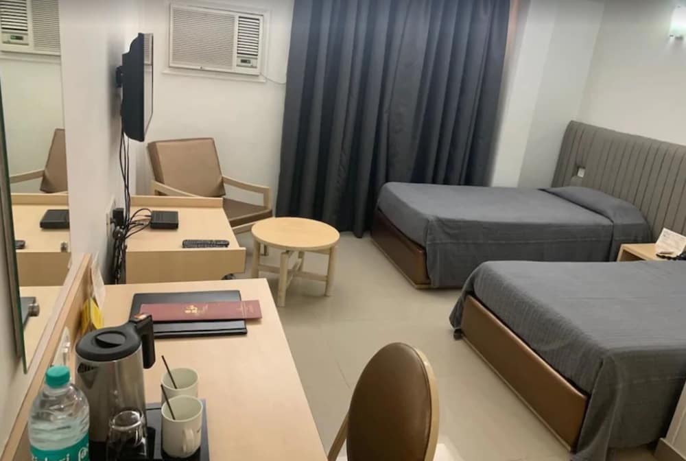 Фото Diplomat Hotel