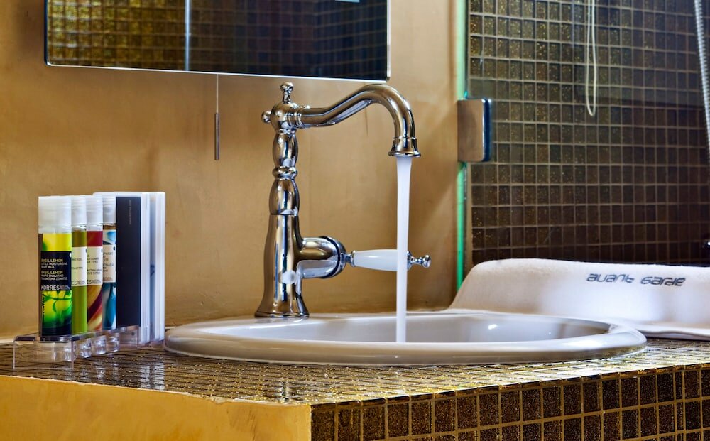 Фото Avant Garde Suites