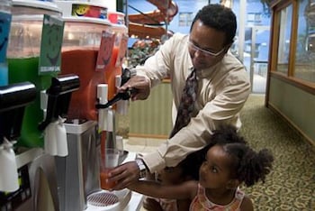 Фото Canad Inns Destination Centre Garden City