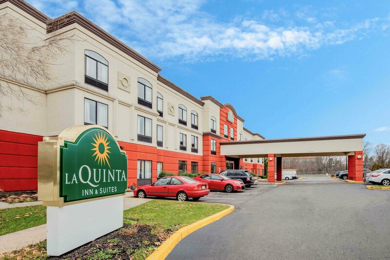 Гостиница La Quinta Inn & Suites by Wyndham Mt. Laurel - Philadelphia