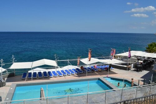Гостиница Pebbles Boutique Aparthotel