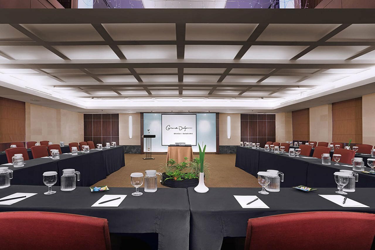 Фото Grand Dafam Braga Bandung