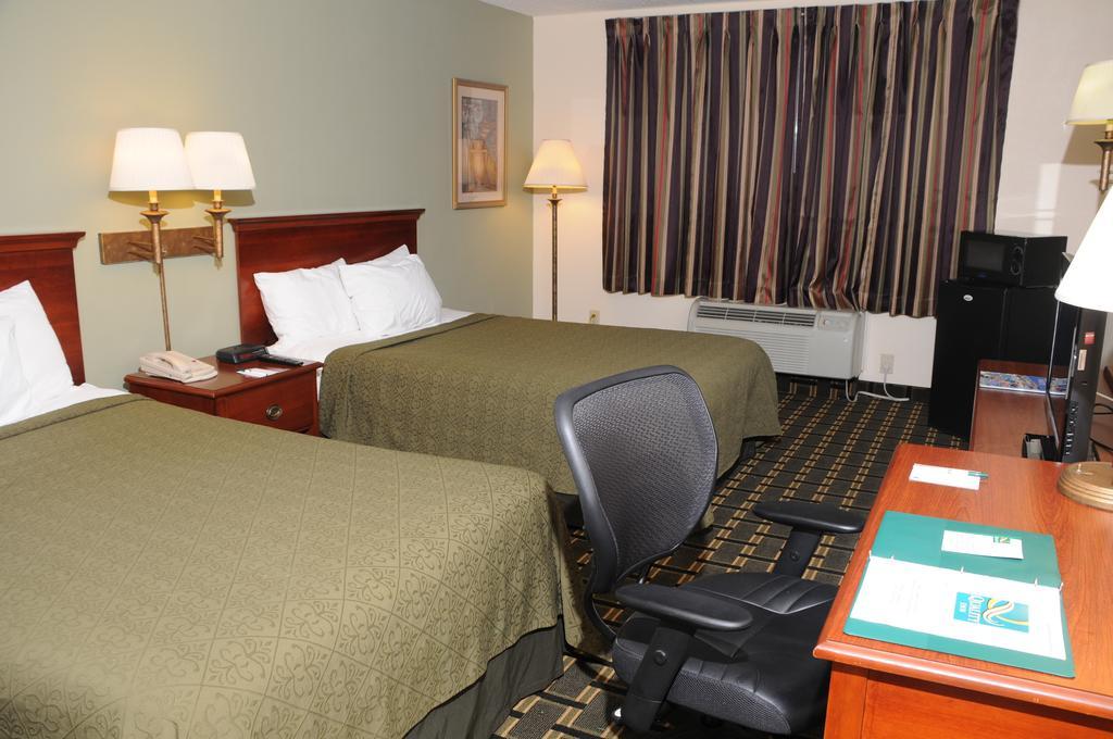 Фото Quality Inn Huntersville near Lake Norman