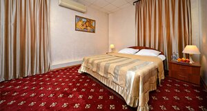 Rus (Dokukina Street, 6), hotel