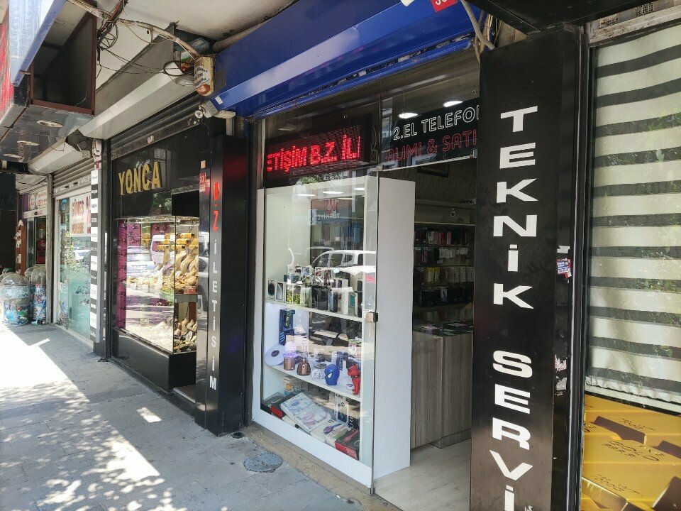 Items for mobile phones B. Z. Communication, Istanbul, photo