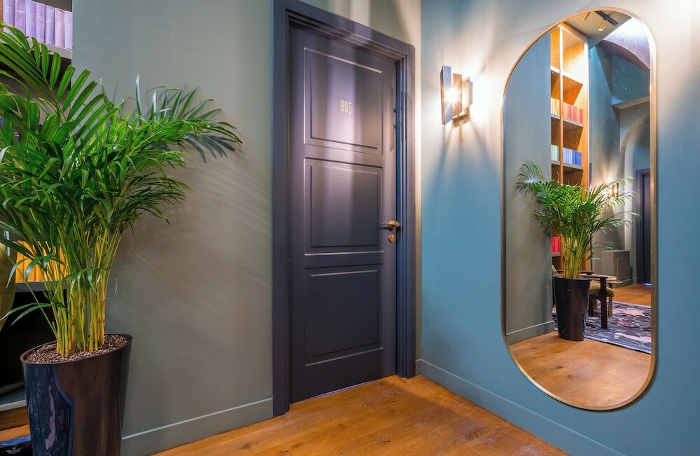 Фото Zorba & Bond hotel on the 8th