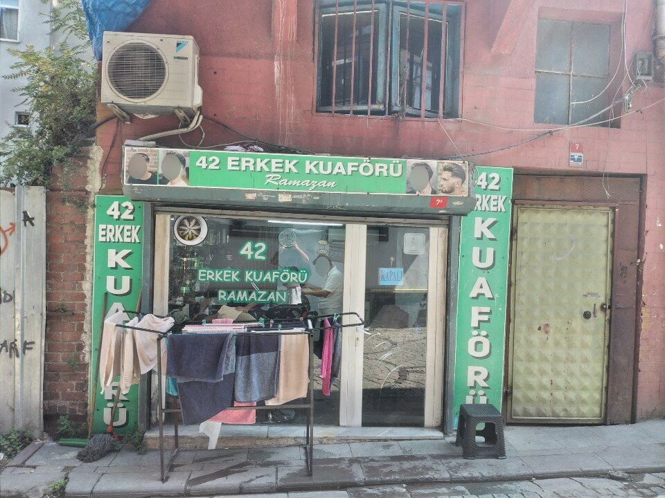 42 Men's Hairdresser