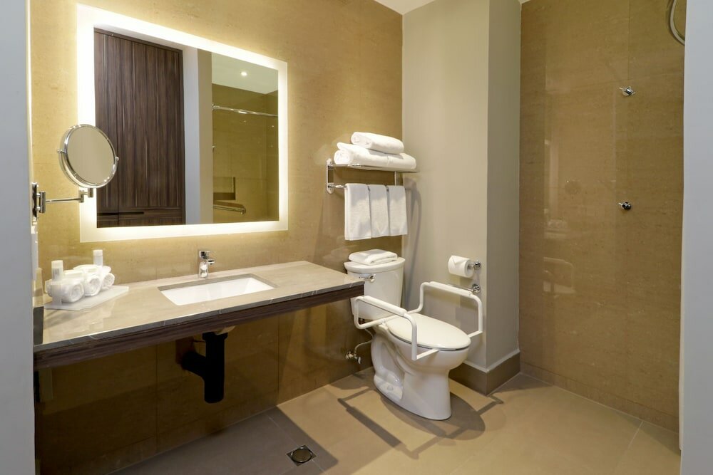 Фото Holiday Inn Express & Suites Monterrey Valle, an Ihg Hotel