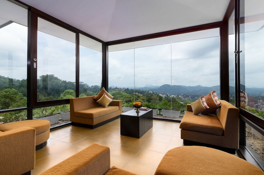 Фото Theva Residency