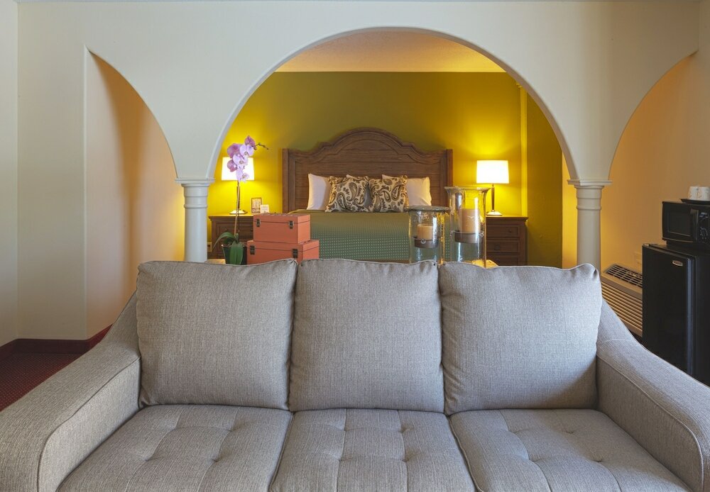 Фото Marina Inn & Suites Chalmette