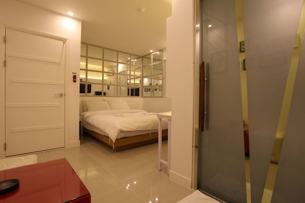 Фото S-Petite Hotel