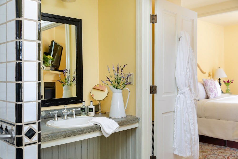 Фото Lavender, A Four Sisters Inn