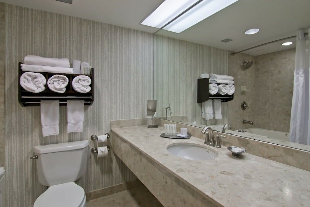 Фото The Grove Hotel