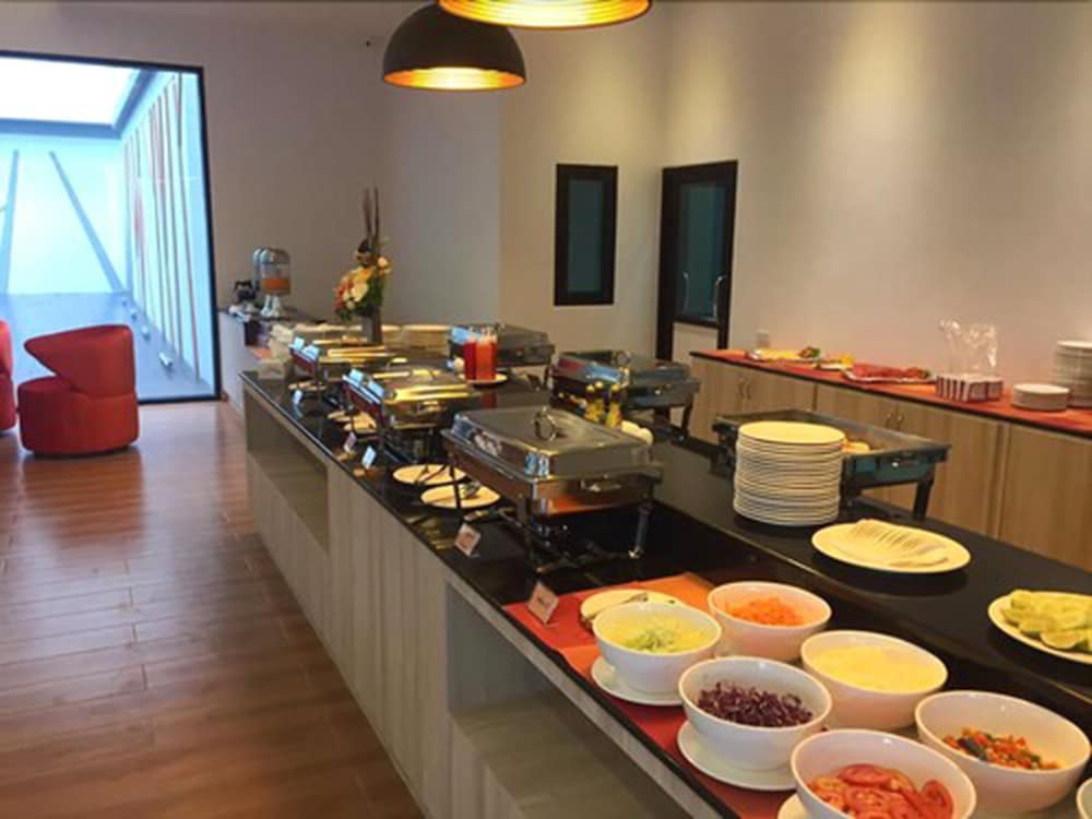 Фото Orchid Riverview Hotel