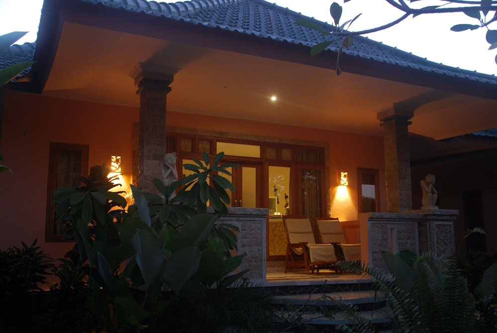 Фото Poinciana Resort Bali