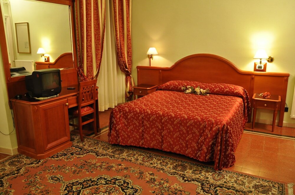 Фото Hotel Sandra