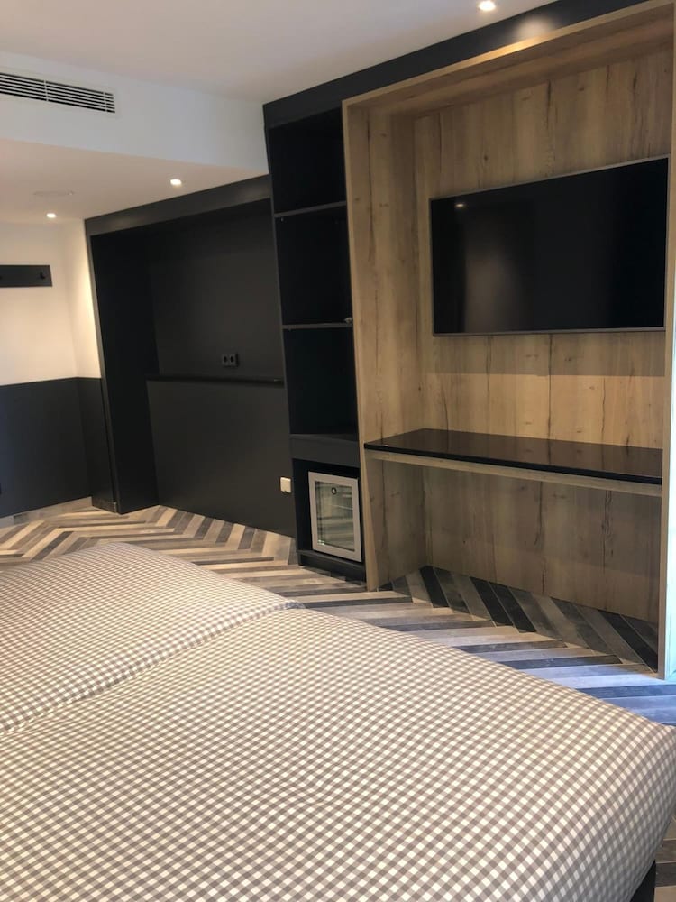 Фото Munich Deluxe Hotel