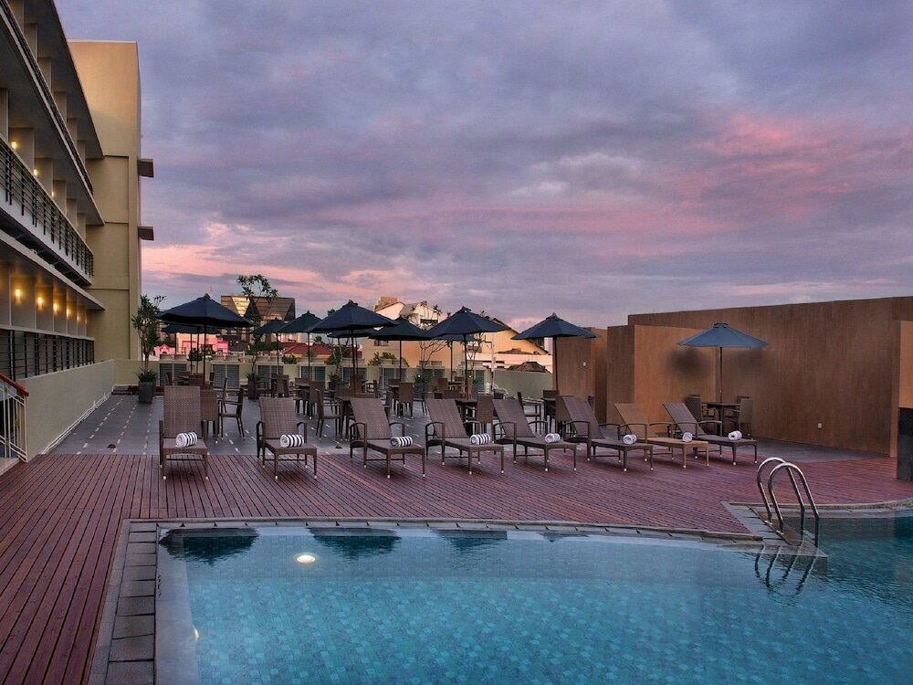 Фото Quest Hotel Simpang Lima - Semarang by Aston