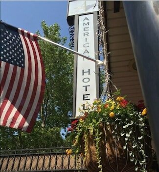 Фото American Hotel