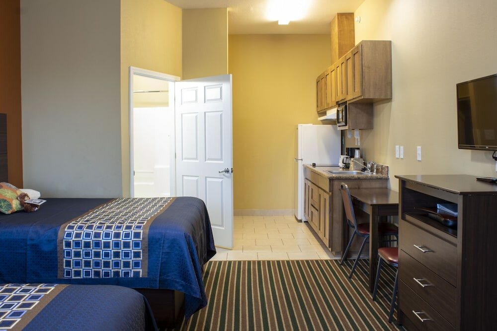 Фото The Bungalows Hotel & Event Center