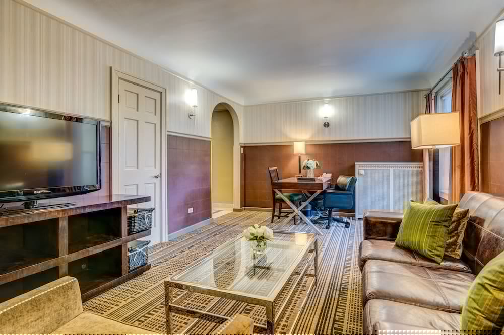 Фото Carleton of Oak Park