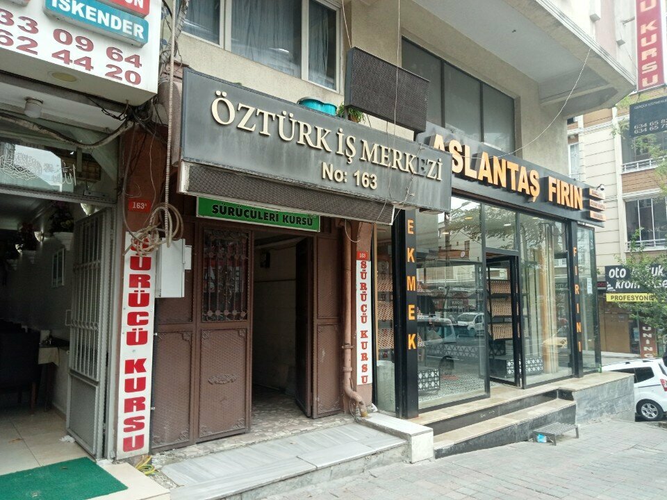 مدرسة لتعليم القيادة Ozel Gercek Egitmenler Surucu Kursu ، اسطنبول، صورة
