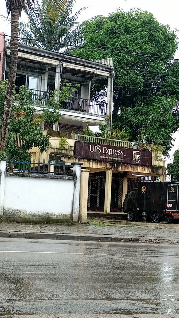 Management company UPS Express, Douala, photo