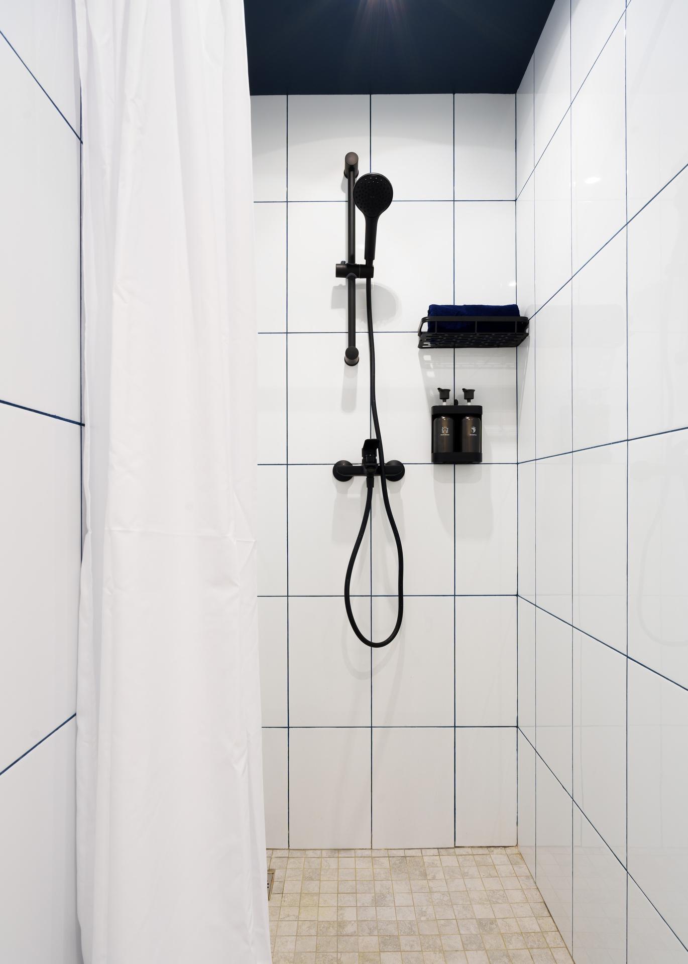 Фото Morfeus Capsule Hotel