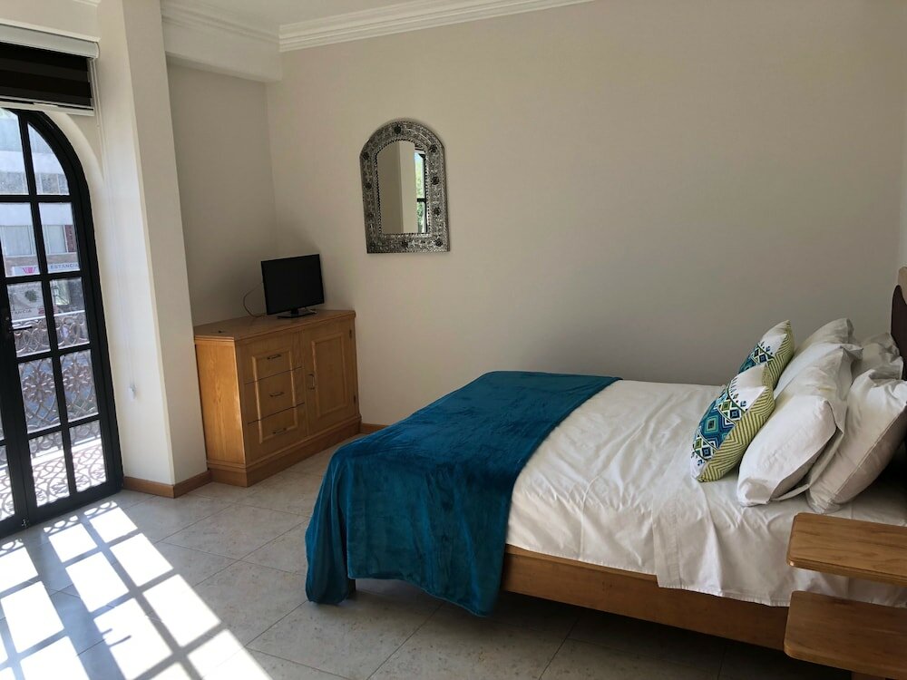 Фото Suites Sevilla