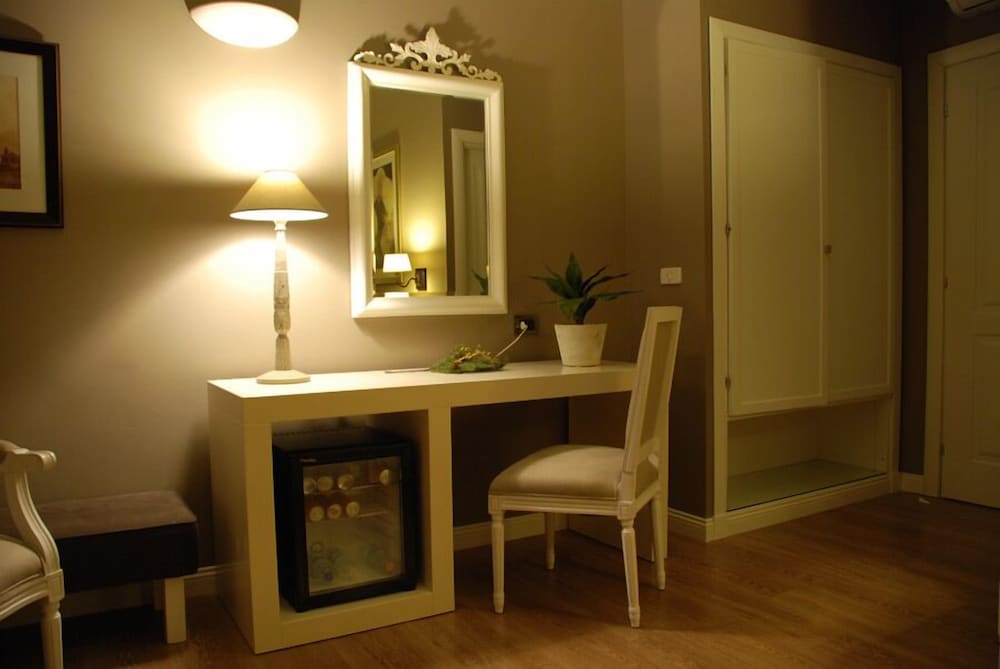 Фото Maxim bed and breakfast Suite Rooms