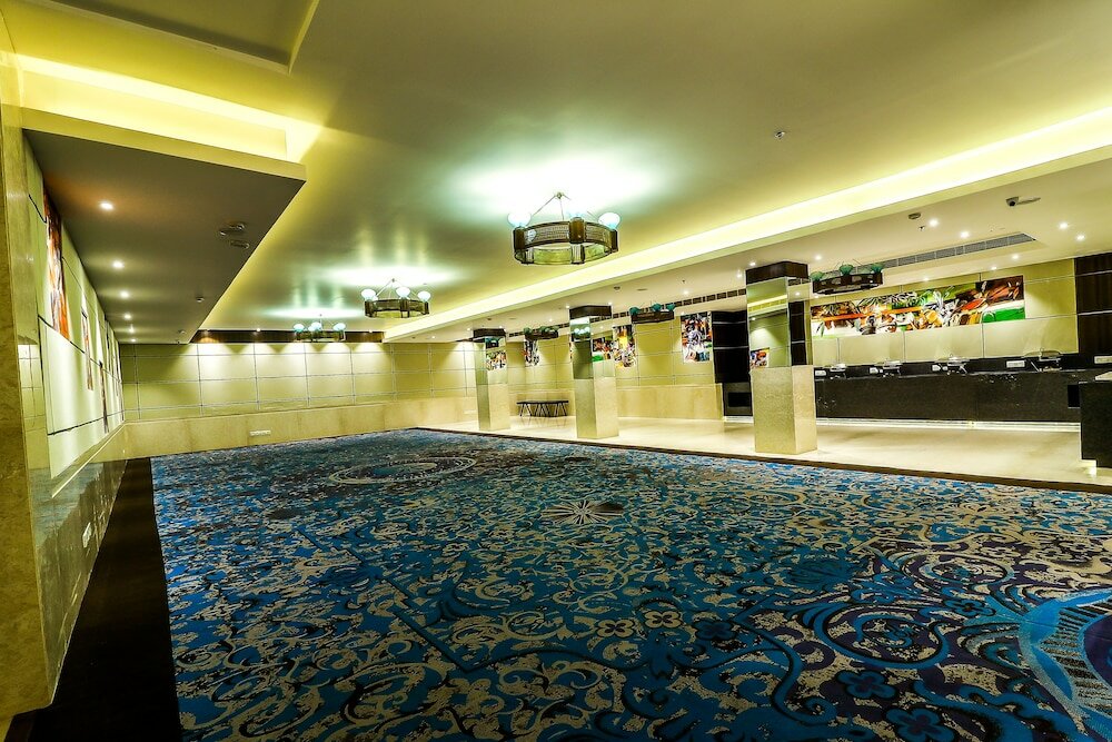 Фото Hotel Piccadily Raipur