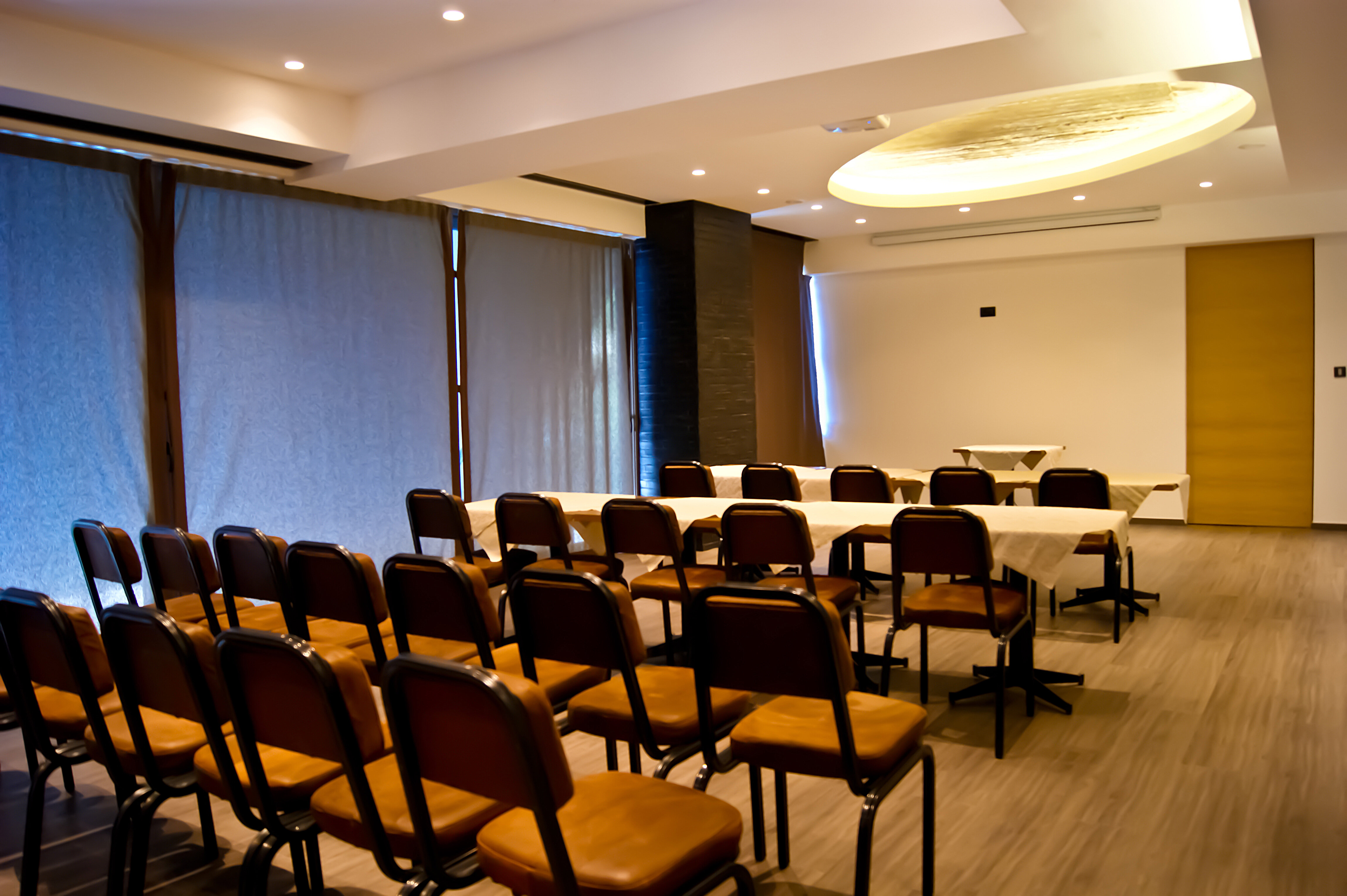 Фото Adonis City Hotel