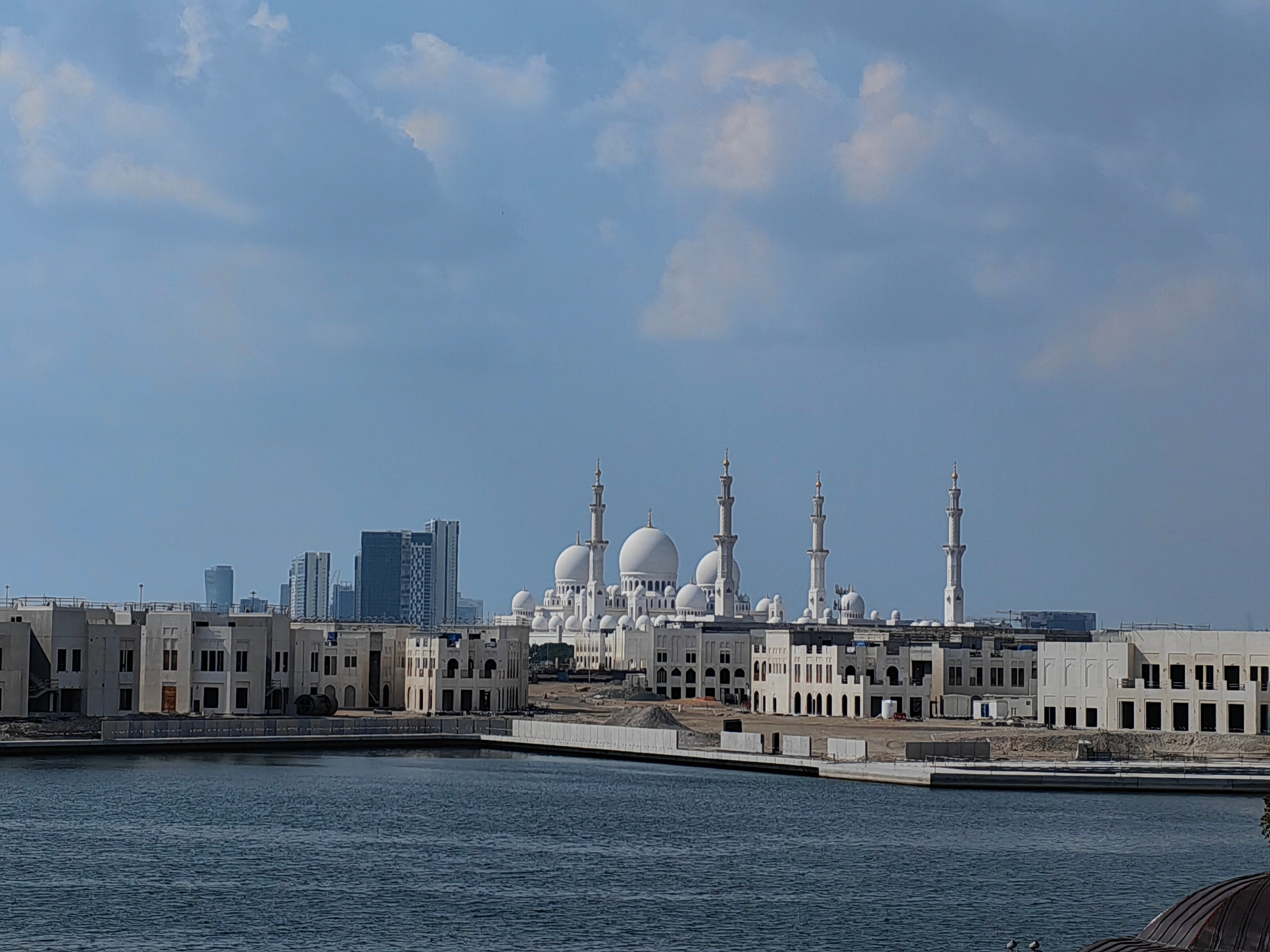 Фото Traders Hotel, Qaryat Al Beri, Abu Dhabi