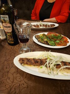 Lakomka (Nefteyugansk, Surgutskaya Street, 1Б), cafe