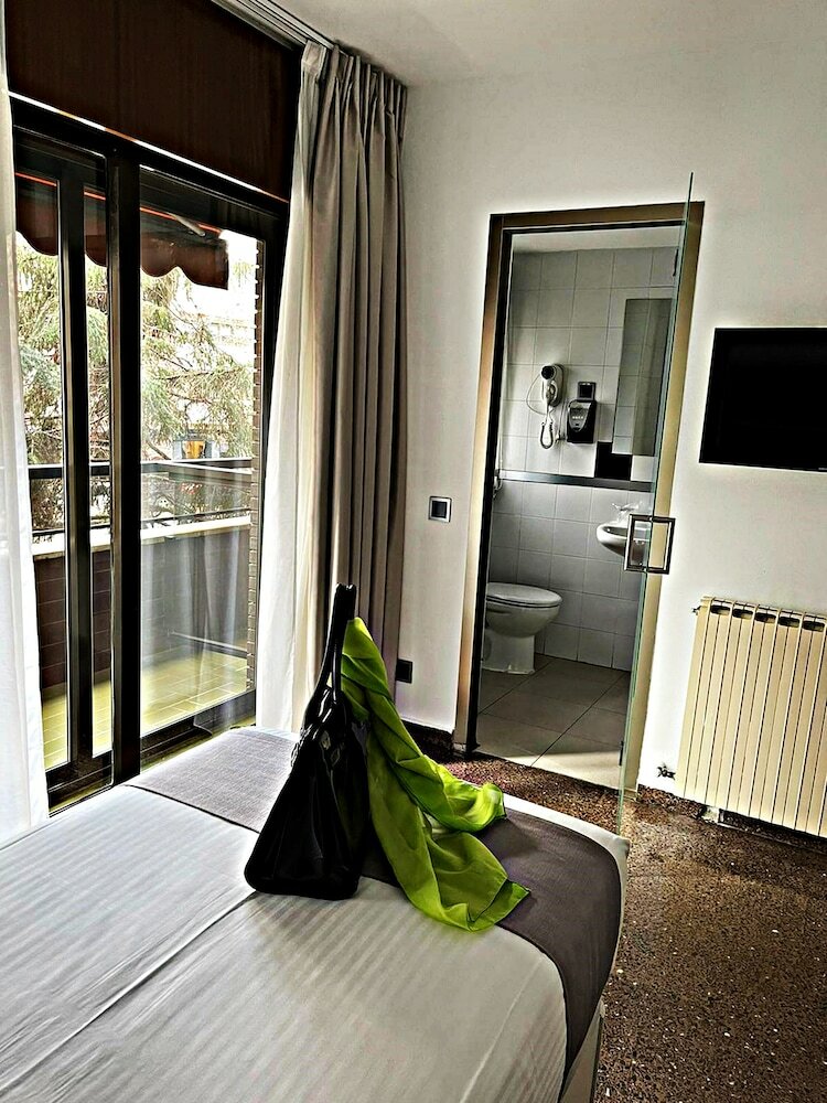 Фото Roisa Hostal Boutique