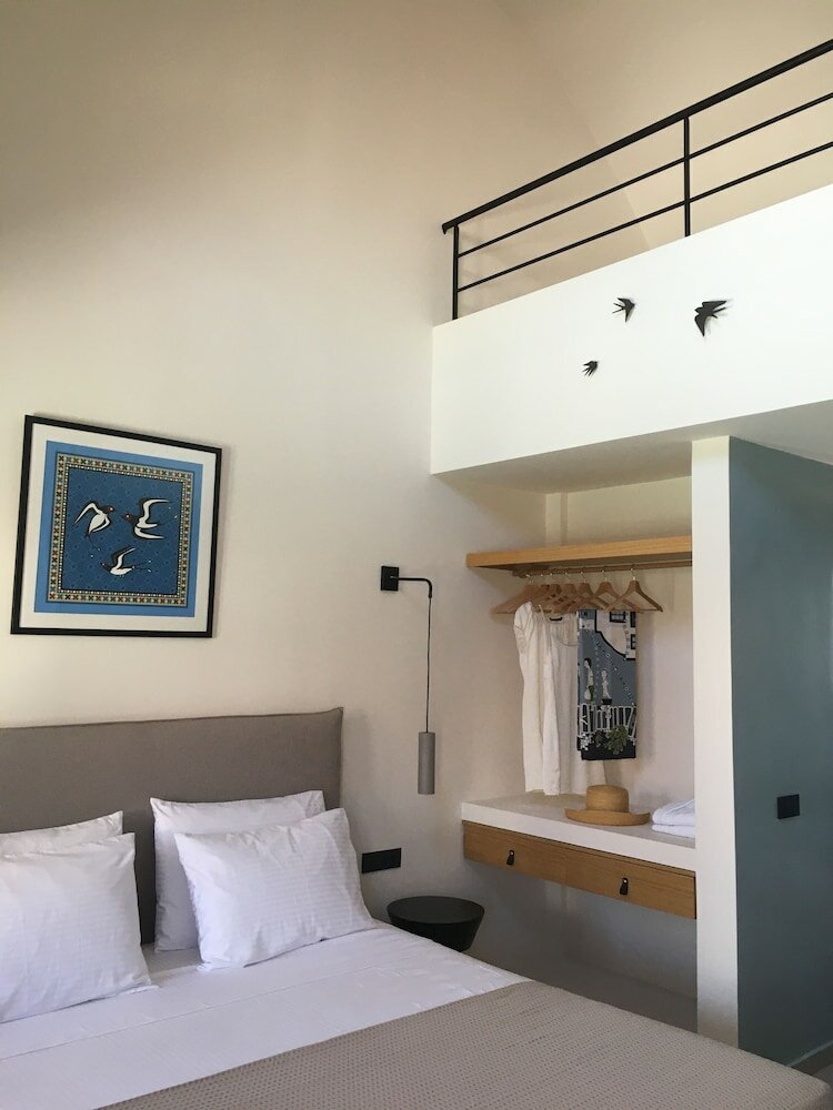 Фото Terra Nera Suites Santorini