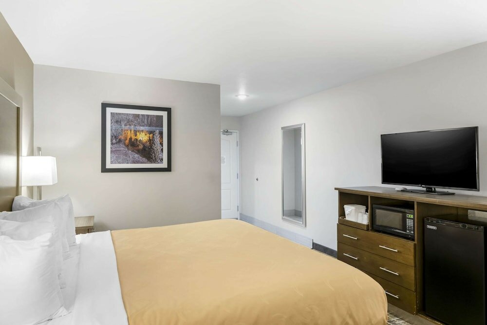 Фото Quality Inn & Suites Carlsbad Caverns Area