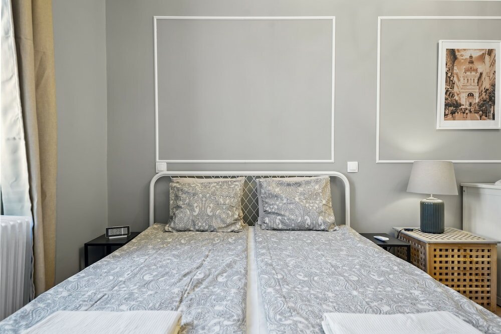 Фото Venus Apartments - Akacfa street I