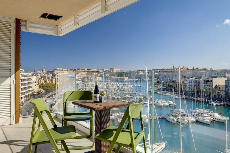 Гостиница Stunning 3br Apartment With Marina Views