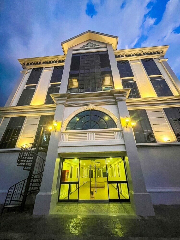 Фото отеля 2