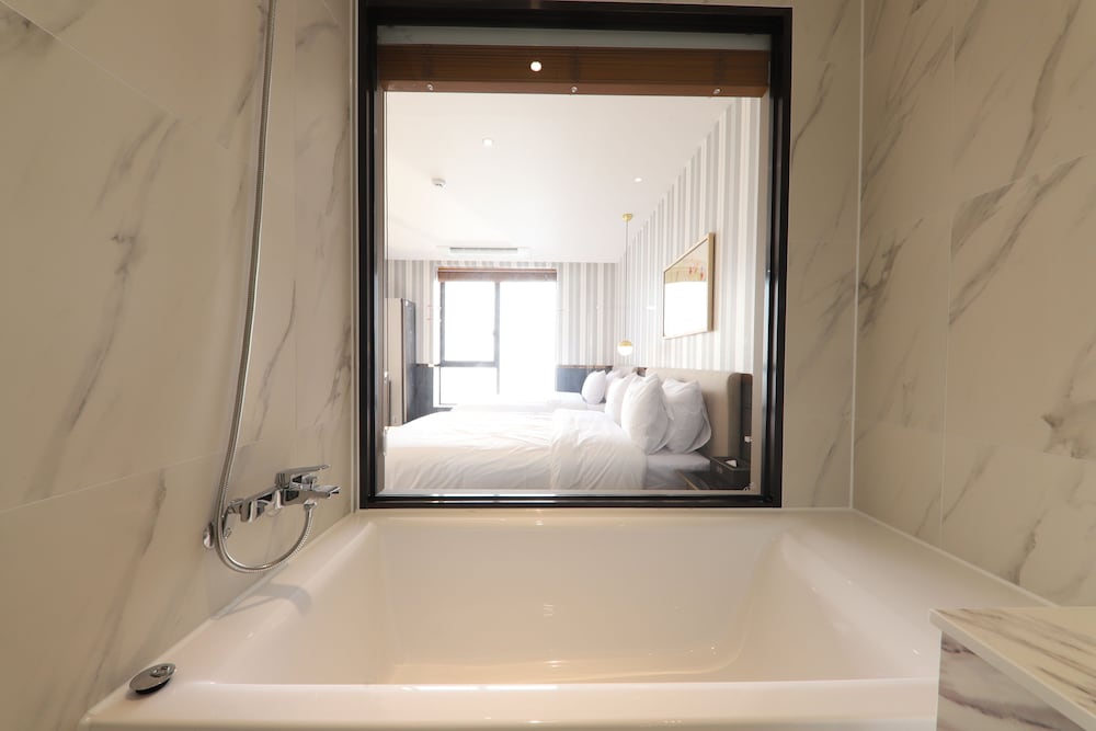 Фото Jeongja Beach Brown Dot