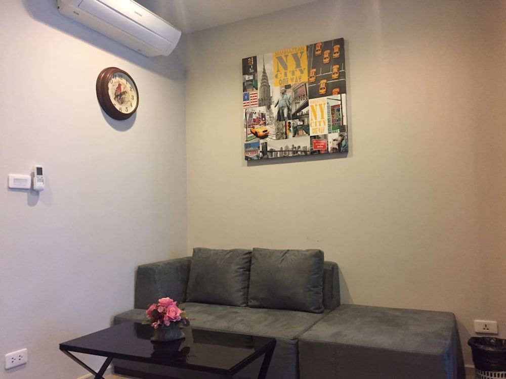 Фото The Base Central Pattaya Sea View